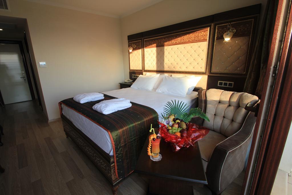 Royal Palace Kusadasi Hotel Pokoj fotografie